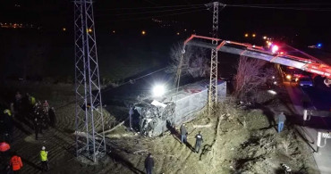 Erzincan'da korkunç kaza! Yolcu otobüsü devrildi: Ölü ve yaralılar var