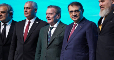 Eski Almanya Başbakanı’ndan Türkiye'ye övgü: Gaz tedarikinde önemli rol oynuyor