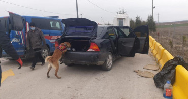 Eskişehir'de garip olay: Hırsızlık suçundan aranan şahıs uyuşturucu ile yakalandı
