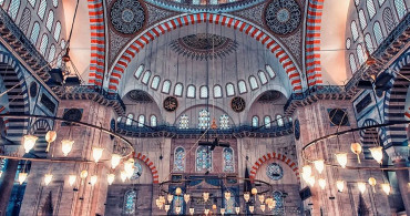 Ezan Nasıl Okunur, Sözlerinin Türkçesi ve Arapçası Nedir?