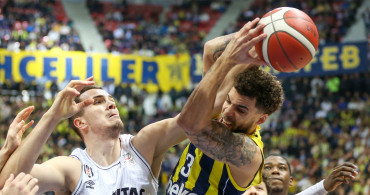 Fenerbahçe Beşiktaş'ı derbide farklı yendi: Finalde Anadolu Efes'in rakibi oldu