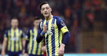 Fenerbahçe'de Mesut Özil'in menajeri oyuncusunun takımda kalacağını açıkladı!