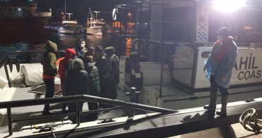 Foça'da 9 Kaçak Göçmen Kurtarıldı
