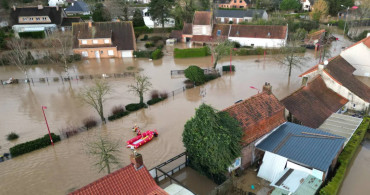 Fransa sele teslim oldu: Ev ve araçlar sulara gömüldü