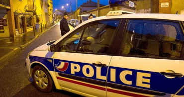 Fransa'da Camiye Saldırıldı