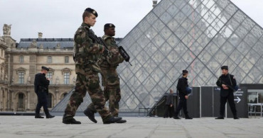 Fransa'da Sarı Yelekliler Eylemine Karşı Askerler Sokağa İndi