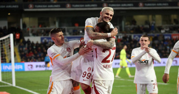 Galatasaray araya tarihi farkla gitti: Başakşehir’e deplasmanda 7 gol attılar