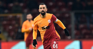 Galatasaray’da Arda Turan futbolu bırakıp bırakmayacağı yönünde henüz bir karar almadığını açıkladı