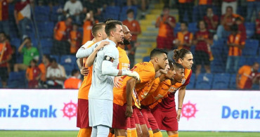 Galatasaray'ın Fransız Futbolcusu Sacha Boey İlk Yarıyı Kapattı!