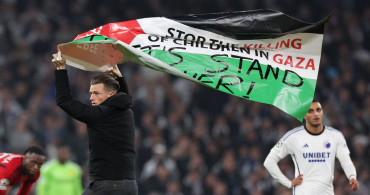 Galatasaray’ın grubunda tarihi mesaj: Kopenhag Manchester United maçına Filistin bayrağı damga vurdu