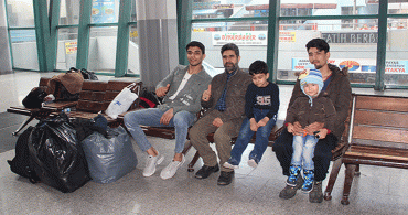 Göçmenler İzmir Otogarında