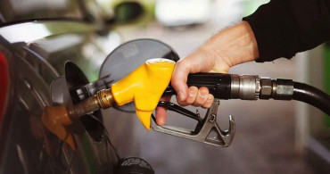Güncel zamlı benzin fiyatları ne kadar oldu? Otomobil sahiplerine bir kötü haber daha: 23 lira sınırına dayandı!