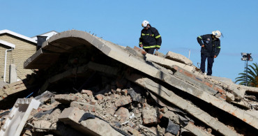 Güney Afrika’da büyük felaket: Çöken inşaatta 33 kişi hayatını kaybetti