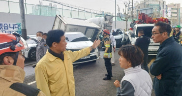 Güney Kore’de zincirleme trafik kazası: Her yer can pazarına döndü!