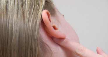 Günün stresine kulak asın: 5 dakikalık kulak masajının faydalarına inanamayacaksınız!