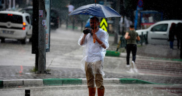 Hafta sonu plan yapanlar dikkat: Sağanak yağış tüm yurtta etkili olacak