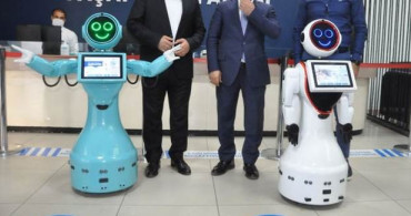 Hastaları Artık Robot Karşılıyor
