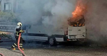 Hatay'da Korkutan Yangın! Öğrenci Servis Aracını Alevler Sardı