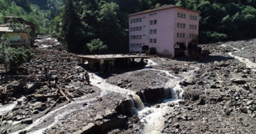 İçişleri Bakanı Soylu: Trabzon'daki Selde 7 Bina Tamamen Yerinden Söküldü