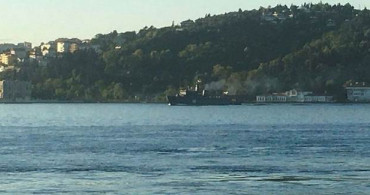 İki Rus Askeri Gemisi İstanbul Boğazı'ndan Geçti
