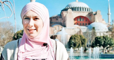 İngiliz Aisha Sultanahmet Camii’nin Etkisiyle Müslüman oldu