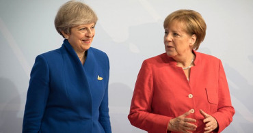 İngiltere Başbakanı May, Almanya Başbakanı Merkel ile Bir Araya Geldi 