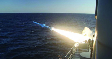 İran'dan Bölgeye Savaş Gemisi Sevk Eden ABD'ye: Kısa Menzilli Füzelerimiz Bile Vurmaya Yeter