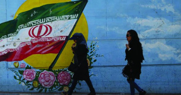 İranlı Siyaset Bilimci: İran'ın Kararları Aşırılık Yanlılarına Fırsat Verecek