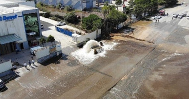 İSKİ'ye Ait Olan Ana Su Borusu Patladı: Fabrikayı Su Bastı!