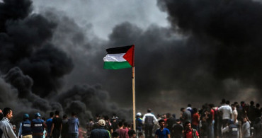 İsrail, Gazze Sınırında 60 Filistinliyi Vurdu!