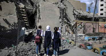 İsrail Gazze'de Okulları Hedef Aldı