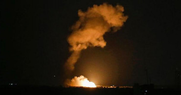 İsrail Savaş Uçaklarıyla Gazze'ye Saldırdı