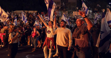 İsrail’de sokaklar yanıyor: 100 bin kişi protestolara devam ediyor