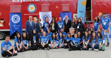 İstanbul Aydın Üniversitesi Öğrencilerinden ‘Ateşböceklerine’ Eğitim Desteği