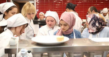 İstanbul Aydın Üniversitesi'nde "Engelsiz Mutfak" Etkinliğinde Renkli Anlar Yaşandı