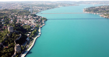 İstanbul Boğazı Turkuaza Büründü