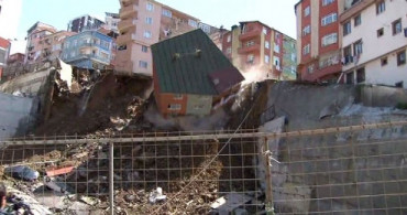 İstanbul Kağıthane'de 4 Katlı Bina Çöktü