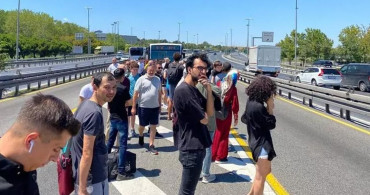 İstanbul yine bildiğimiz gibi! Metrobüs arıza yaptı, yolcular yolda mahsur kaldı