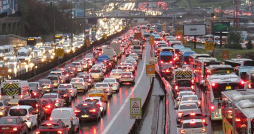 İstanbul Zirvede: CHP'li İBB Başkanı Ekrem İmamoğlu Trafik Yoğunluğunu %62’ye Çıkarttı!