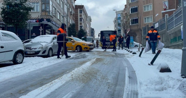 İstanbul'da beklenen oldu: Kar başladı