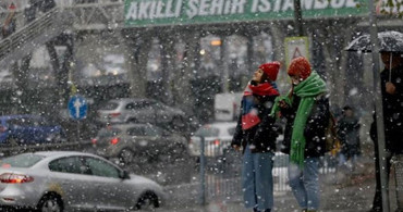 İstanbul'da Kar Yağışı Etkili Oluyor