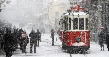 İstanbul'da kar yağışı kaç gün sürecek? Meteoroloji Genel Müdürlüğü 12 Mart 2022 Cumartesi hava durumu raporunu yayımladı! Megakent alarmda