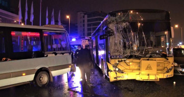 İstanbul'da Korkutan Kaza: Maltepe’de İETT Otobüsü Yolcu Bekleyen Minibüse Çarptı
