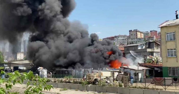 İstanbul'da korkutan yangın: Ataşehir’de kağıt toplayıcılarına ait karton deposu yandı!