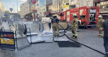 İstanbul’da metro istasyonunda korkutan yangın: Yürüyen merdivenlerden duman yükseldi