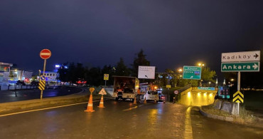 İstanbul'da sağanak yağış sürücüleri olumsuz etkiledi! Alt geçit su doldu!