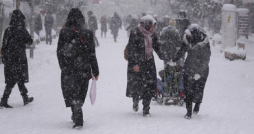 İstanbul'da Sürpriz Kar Yağışı!