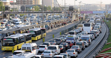 İstanbul’da trafik yoğunluğu arttı: Araçlar ilerlemekte zorluk yaşıyor