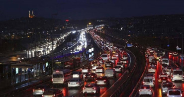 İstanbul’da trafik yoğunluğu haftanın son iş gününde yüzde 80’e çıktı