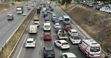 İstanbul’dan bayram tatili kaçışı: Sokaklar boşaldı trafik yoğunluğu arttı